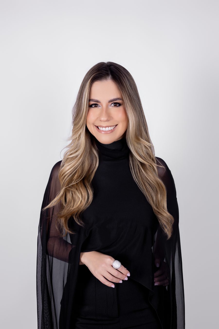 Dra. Marina Coutinho Costa — Oftalmologista e Cirurgiã Plástica Ocular